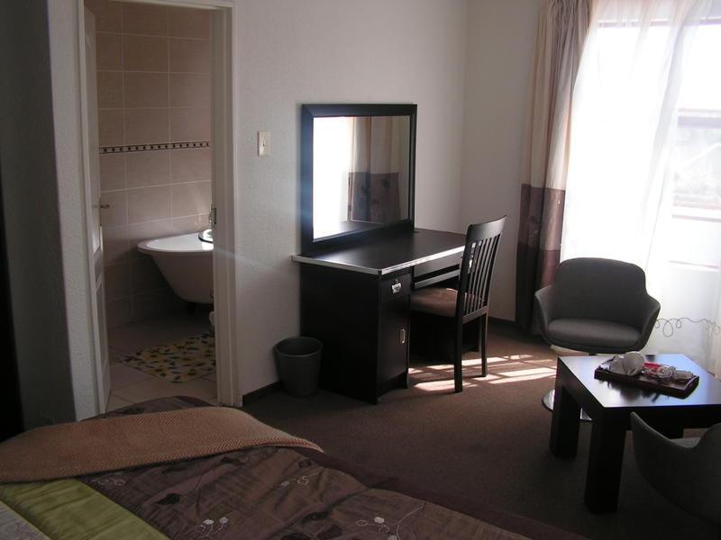 Moshitametsi Guesthouse เคมป์ตัน พาร์ค ภายนอก รูปภาพ