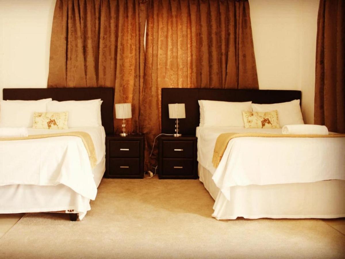 Moshitametsi Guesthouse เคมป์ตัน พาร์ค ภายนอก รูปภาพ