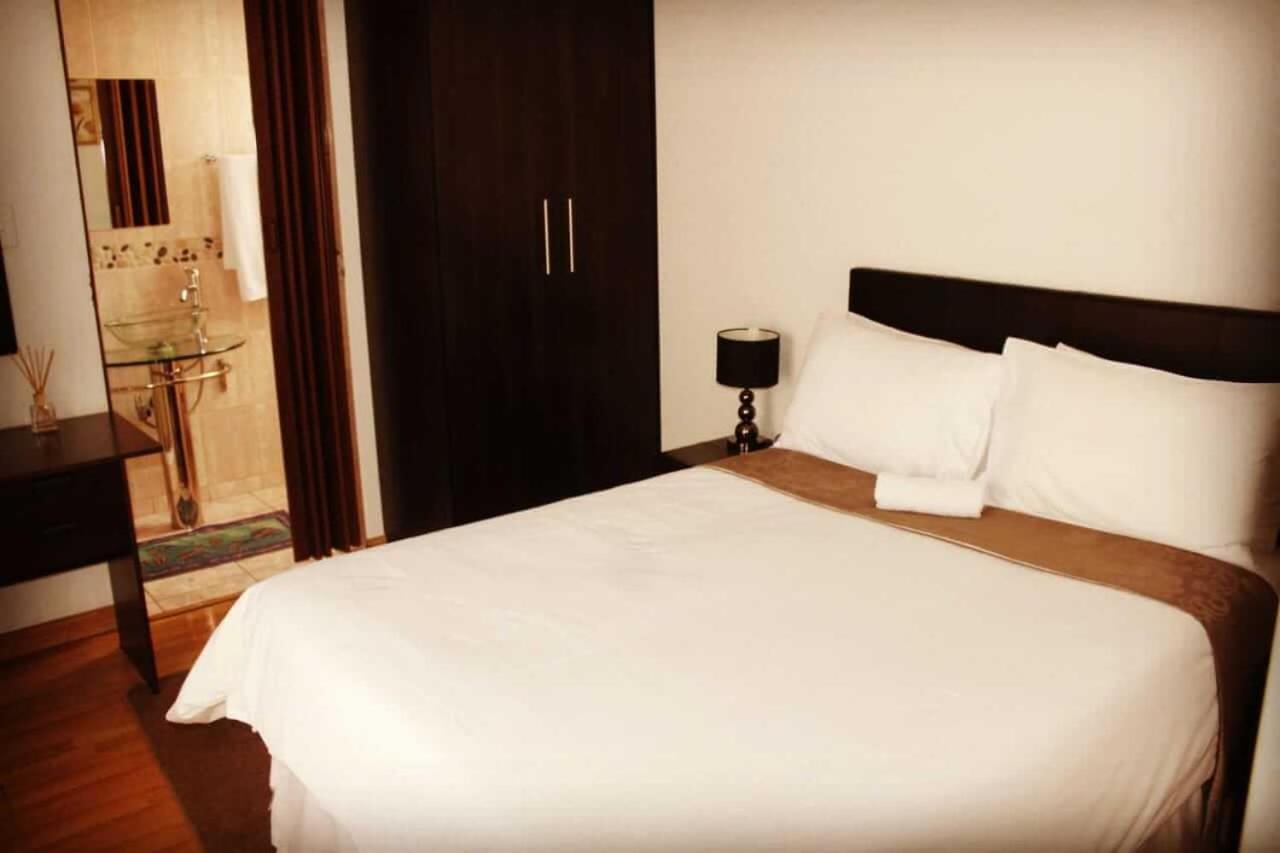 Moshitametsi Guesthouse เคมป์ตัน พาร์ค ภายนอก รูปภาพ