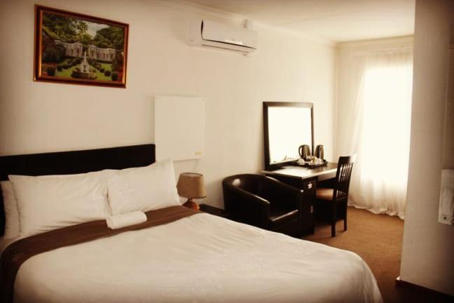 Moshitametsi Guesthouse เคมป์ตัน พาร์ค ภายนอก รูปภาพ